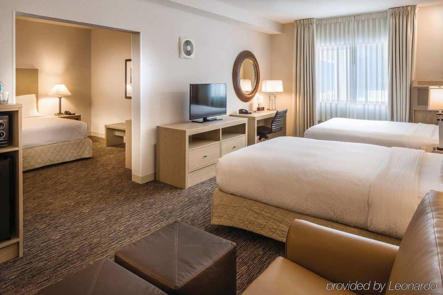 Готель Doubletree By Hilton Олімпія Екстер'єр фото